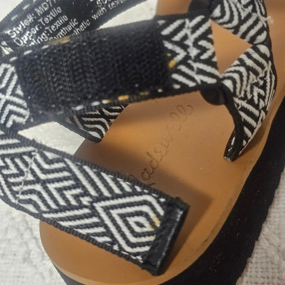 Madewell The Resourced Maggie Sandal Aztec Print Straps Black White Size 6.5